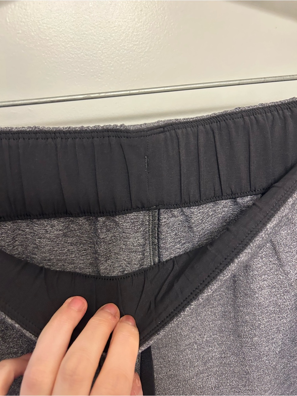 Lululemon On The Fly Pants in Heathered Black Gray - Picture 6 of 13
